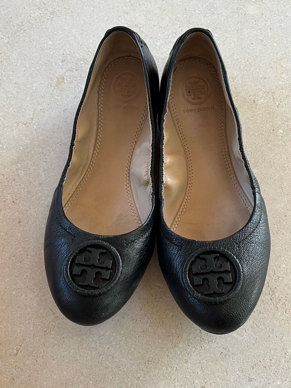 Tory Burch Black Leather Logo Round-Toe Ballet Flats - Picture 5 of 8